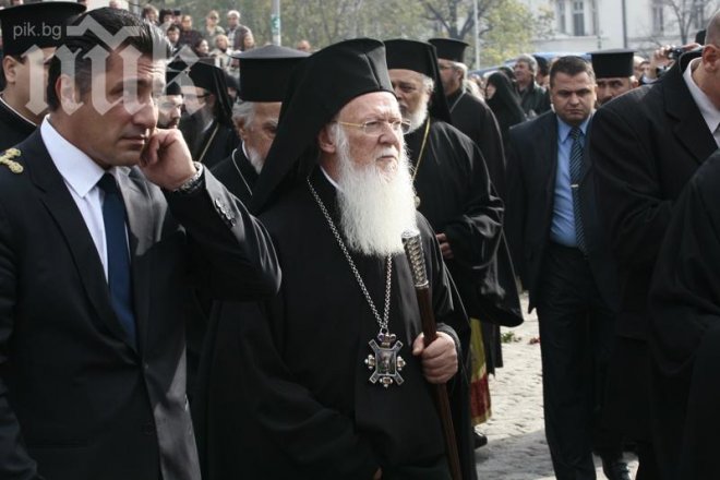 Турция засилва охраната на вселенския патриарх след заплахата за убийството му