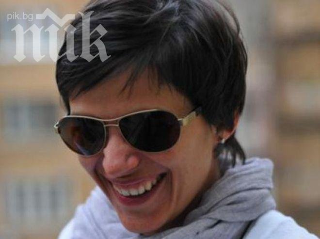 Плевнелиева се гаври със строгия Орешарски