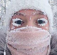 Тотален студ в Сибир! Термометърът падна до минус 67 - замръзнаха миглите на жените