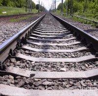 ИЗВЪНРЕДНО! Влак блъсна каруца в Бургас, спряха движението по жп линията