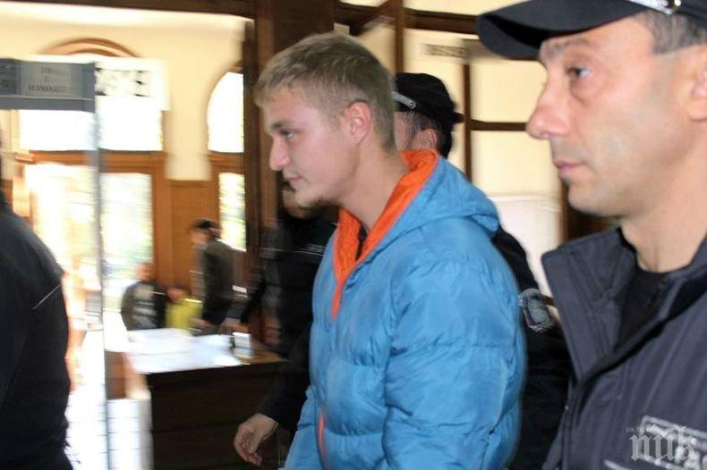 Условна присъда получи тийнейджър, пребил лекарка