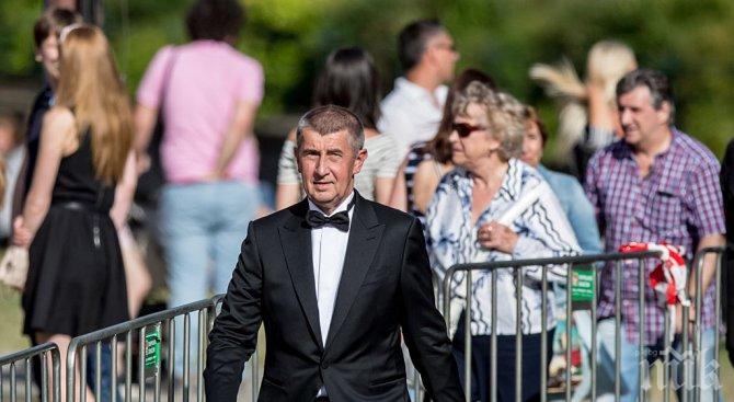 Снеха имунитета на чешкия премиер, погват го за измама