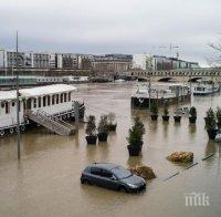 ЗИМЕН АПОКАЛИПСИС! Наводнения и риск от лавини заплашват Западна Европа
