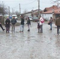 В 21 ВЕК: Жителите на айтоското село Мъглен ходят в кал заради недовършена канализация