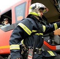 ОГНЕН АД! Пожар пламна в старото военно училище във Велико Търново