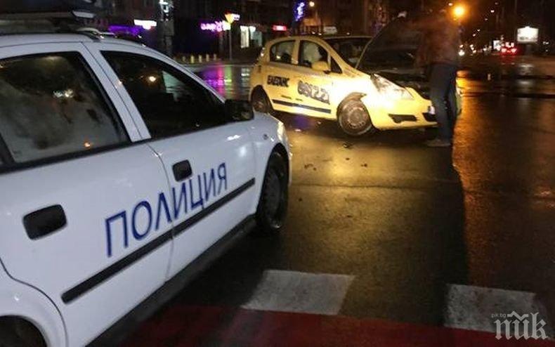 Зверска катастрофа в Бургас! Такси с клиенти отнесе Ауди
