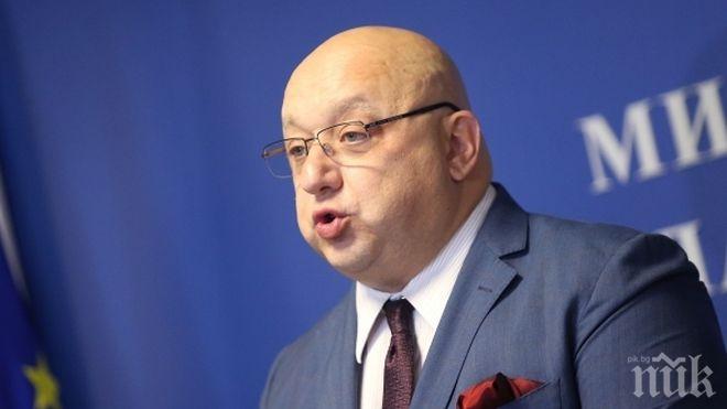 Министър Красен Кралев: Не взимам страна в битката за президент на БФС
