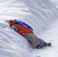 НЕЧОВЕШКО! Майка изхвърли на минусовия студ двумесечното си бебе