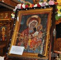 Чудотворната икона на Божията майка 