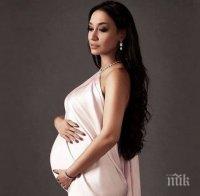 Певицата Мария Илиева роди! Ето как ще се казва бебето