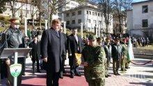 Каракачанов, доброволна казарма няма
