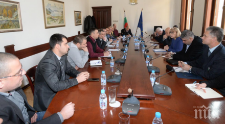 спешни мерки цачева приема синдикатите надзирателите