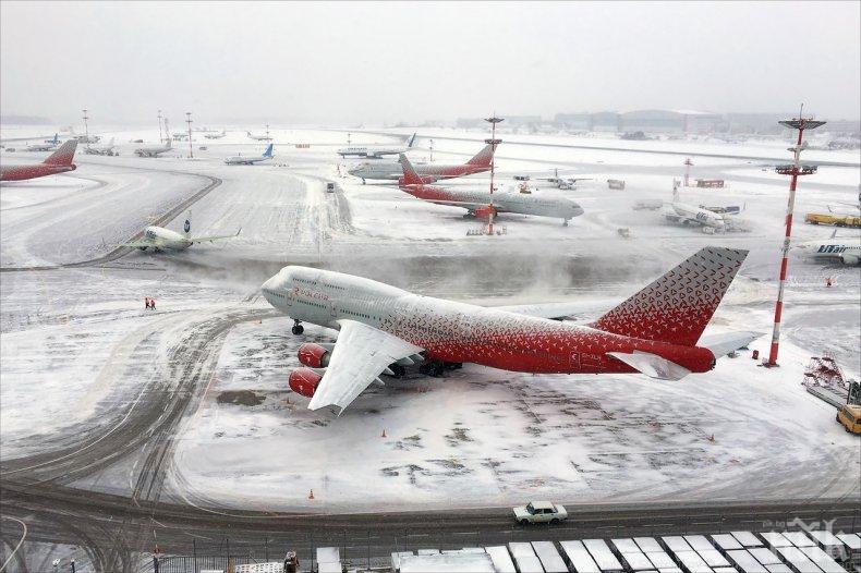 Отмениха близо 50 полета на летищата в Москва заради лошото време