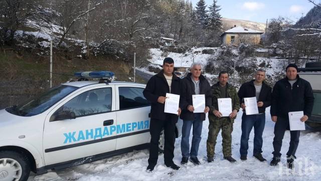 МВР даде грамоти на петима от Луково за помощта им по разследването на шесторното убийство