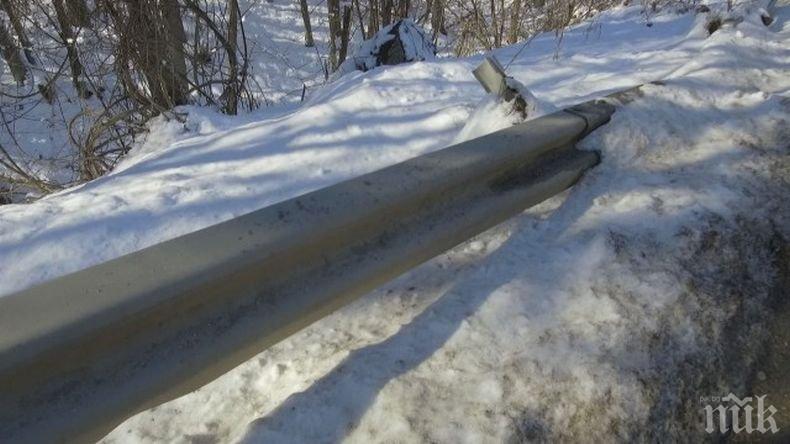 Мантинелите по пътя от София за Самоков – стари, счупени и ненадеждни