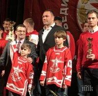 Кубрат Пулев награди най-добрите спортисти на ЦСКА     
