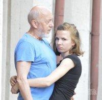 ЖИВОТ В ГРЯХ! Кръшкачът Стоян Алексиев заведе любовницата си на театър