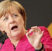 Ангела Меркел „се е подиграла с исканията на Тереза Мей за Брекзит“ по време на таен брифинг пред медиите