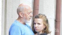 ЖИВОТ В ГРЯХ! Кръшкачът Стоян Алексиев заведе любовницата си на театър