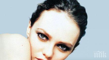 бившата съпруга джони деп омъжва