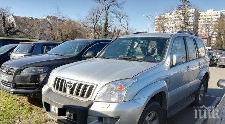 ексклузивно кървави петна бележат мястото където клаха шефа завода снимки