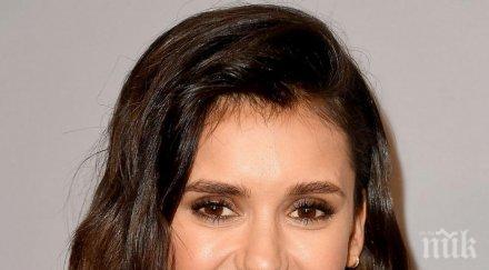 нина добрева ослепителна наградите грами българката обра погледите партито снимки