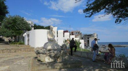 решено спряха строежа хотела яворовите скали поморие