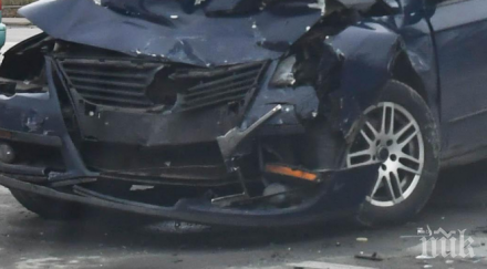 звън ламарини две коли потрошиха кръгово цариградско