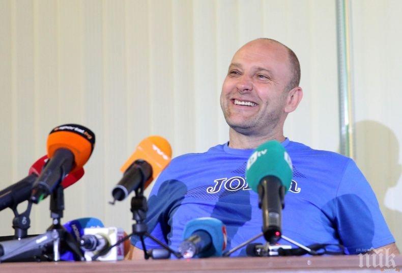 ГРЕДА! Скобари закопчаха Тити Папазов - глобата не му се размина