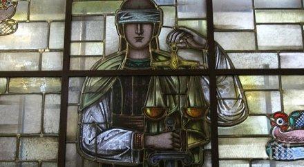 осем граничари гкпп търново сдобиха обвинения подкупи