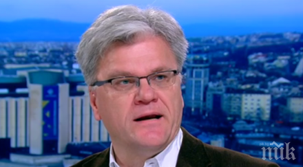 анализатор никой монопол името македония