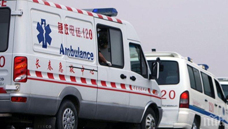 Осем загинали при срутването на път в Южен Китай