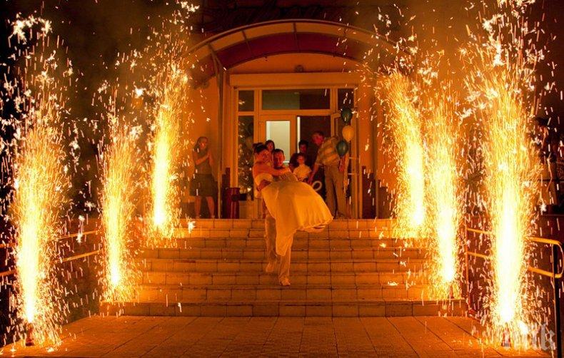 ОГНЕН ЕКШЪН! Пожар избухна на сватба в Пловдив