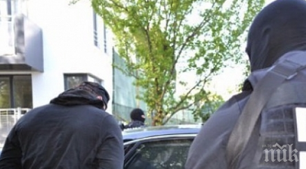 издирван европейска заповед арест измамник издъни средец екстрадират словакия