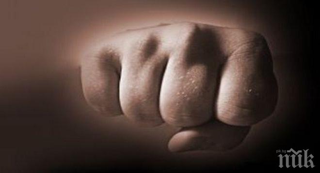 Побеснял купонджия заби два юмрука в лицето на полицай