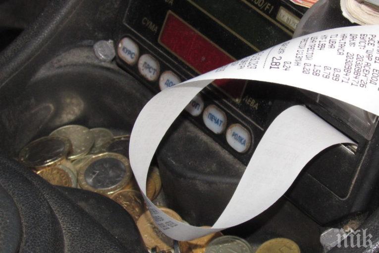 ВНИМАВАЙТЕ С ТАКСИТАТА! „Помпи“ в колите, дебнат ни шофьори без лиценз