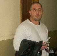 Доведоха Маринката с белезници в съда, за да започне най-накрая делото за заплахи с убийство