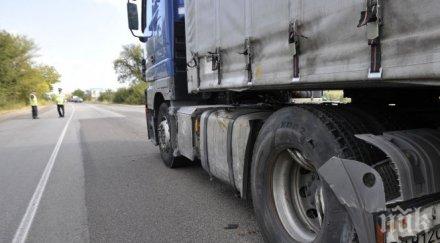 тир обърнал ремарке безалкохолно пътя луковит