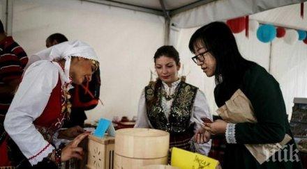 китайци празнуват нова година момчиловци