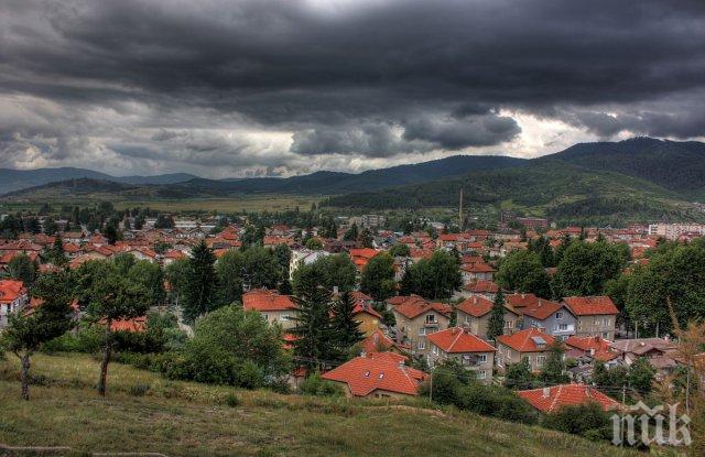 МИСТЕРИЯ! Не откриха кой замърсява въздуха във Велинград