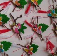 БЛАГОРОДНО! Майки организират благотворителен базар за мартеници