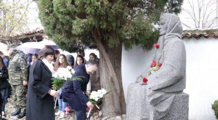 корнелия нинова народът забрави апостоле