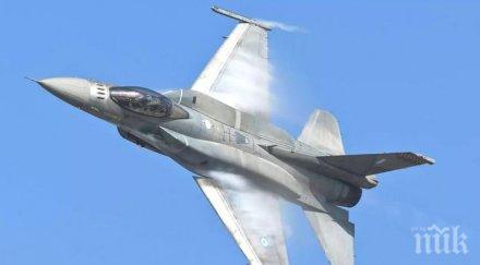 инцидент двигател американски изтребител запали време полет япония