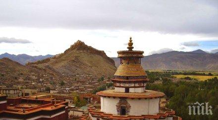 ужас тибет изгоря свещен храм