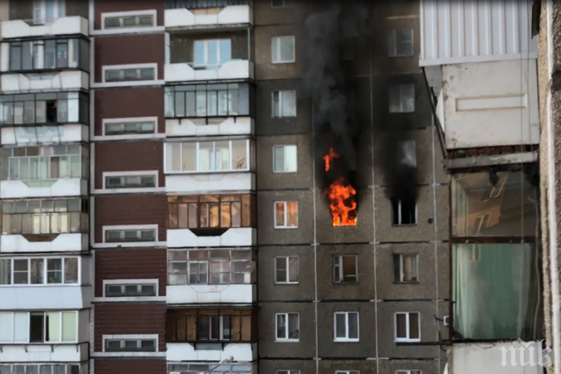 Ученик спаси деца от горящ апартамент (ВИДЕО)