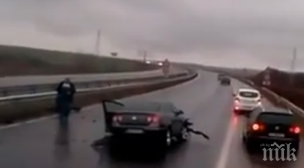 зверска катастрофа тракия кола разпадна части снимка