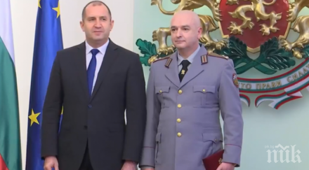 официално румен радев назначи полковник мутафчийски шеф вма вече генералско звание