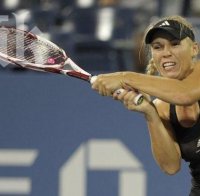 Каролин Возняцки се препъна още на старта в Рим