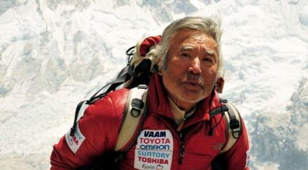 годишен алпинист щурмува еверест