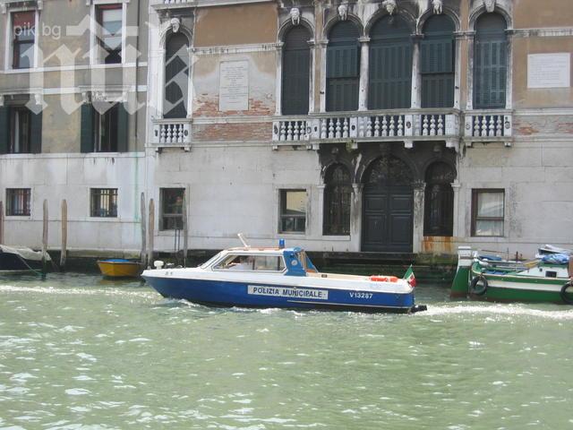 Полицията ще бди за добрите маниери във Венеция